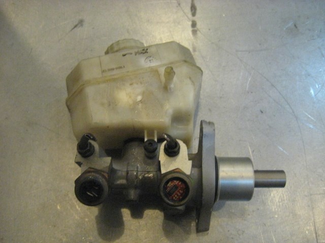 04 BMW M3 Brake Master Cylinder  R18144