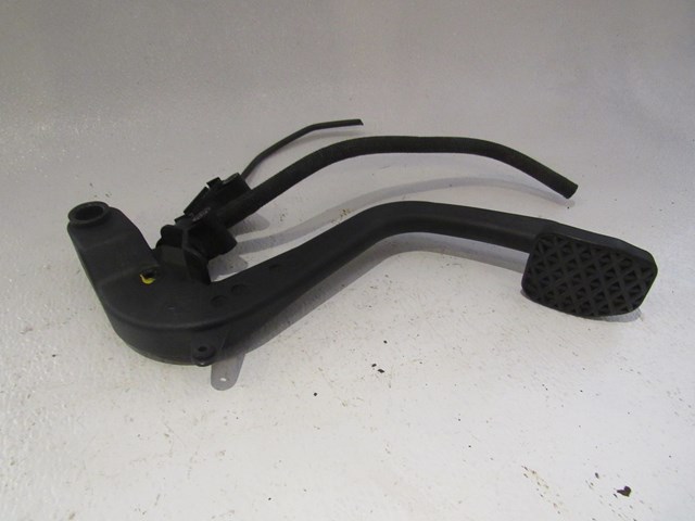 04 BMW M3 Clutch Pedal Assy  R18169