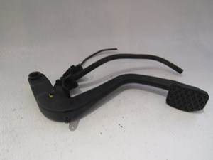 04 BMW M3 Clutch Pedal Assy  R18169