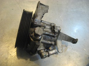 04 BMW M3 Power Steering Pump Assy  R18175