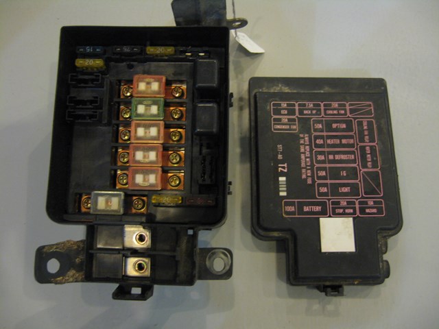 97 Acura INTEGRA Engine Bay Fuse Box  R4516