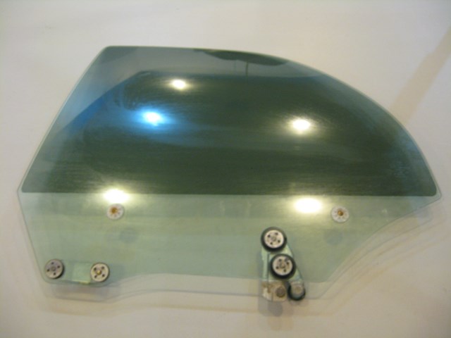 02 Subaru IMPREZA Rear Driver Door Glass  R4538