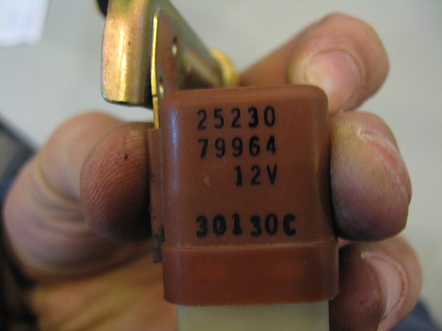 04 Nissan 350Z Flasher Relay Turn Signal 25230 79964 R4573