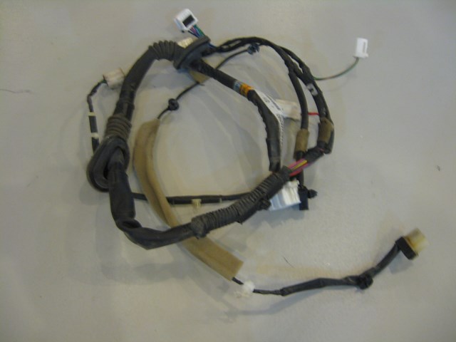 02 Subaru IMPREZA WRX Front Pass Door Wiring  R4685