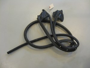 02 Subaru IMPREZA WRX RH Door Seal  R4877