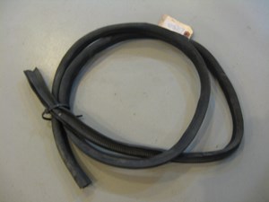 04 Subaru IMPREZA WRX Front Right Door Seal  R5151