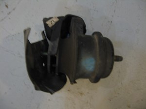 03 Nissan 350Z Front Engine Mount  R5169