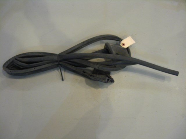 04 Subaru IMPREZA WRX Front RH Door Seal  R5194