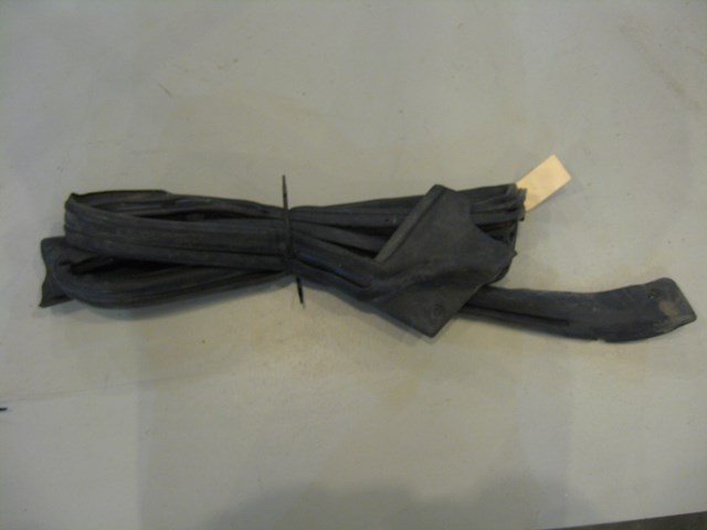 04 Subaru IMPREZA WRX LH Top Window Seals  R5209