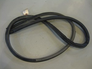 04 Nissan 350Z LH Door Seal On Frame Tan  R5232