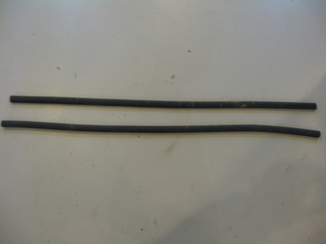 00 Honda PRELUDE Right & Left Bottom Door Seals  R5448