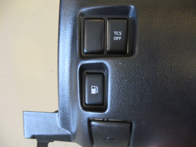 08 Nissan 350Z Understeering Column Panel  R5573