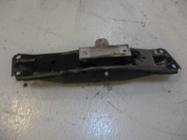 08 Nissan 350Z AT Transmission Bracket & Mount  R5817