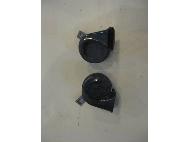 05 Infiniti G35 Horns  R5899