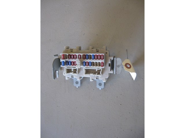 06 Nissan 350Z Interior Fuse Box  R5972