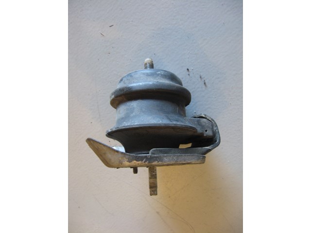 05 Infiniti G35 Side Engine Mount  R6095