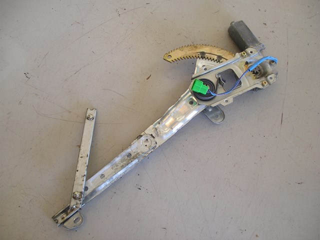 97 Subaru IMPREZA Wagon Front RH Window Motor  R6353