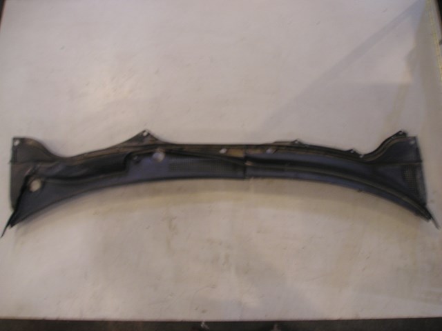 05 Infiniti G35 Cowl Vent Panel  R6414