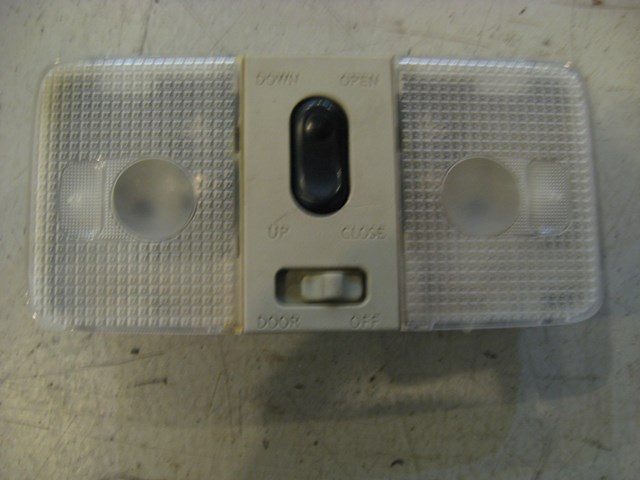 05 Infiniti G35 Dome Light  R6471