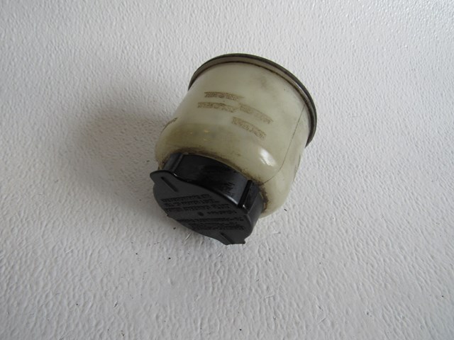 05 Infiniti G35 Power Steering Reservoir  R6476