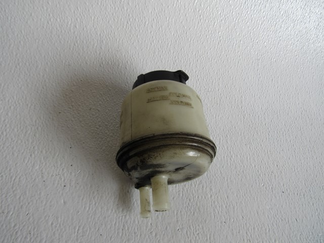 05 Infiniti G35 Power Steering Reservoir  R6476