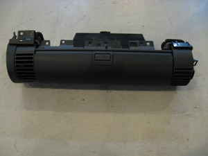 05 Infiniti G35 Center Storage Cubby & Vents  R6491