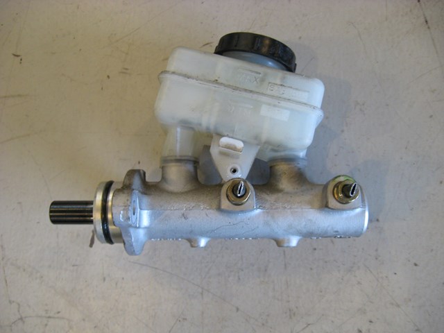 03 Nissan 350Z Brake Master Cylinder  R6635