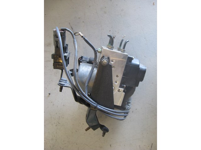 03 Nissan 350Z ABS Pump R6743