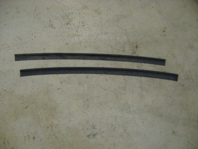 11 Nissan 370Z Rear Hatch Weather Strip Seals  R13225