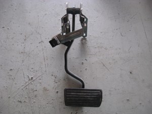 00 Honda PRELUDE AT Brake Pedal  R13344