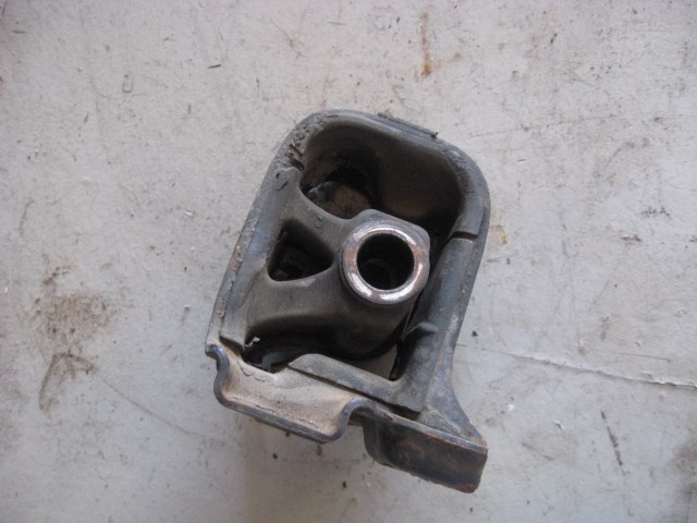 00 Honda PRELUDE Engine Mount  R13390