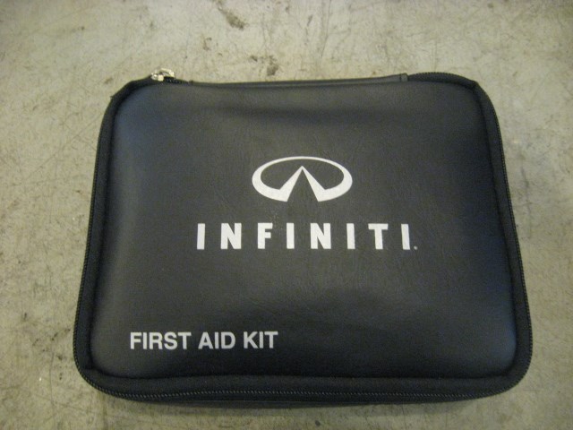 03 Infiniti G35 First Aid Kit  R13566