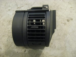 03 Infiniti G35 LH Driver Dash Vent  R13589