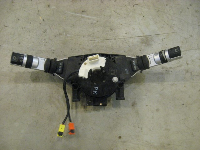 06 Nissan 350Z Steering Column Switch & Clock  R13821