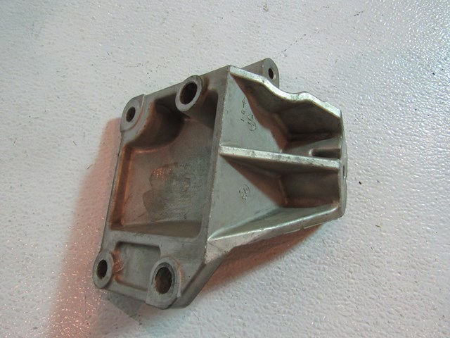 03 04 05 06 Nissan 350z LH Driver Engine Mount Engine Bracket R13959