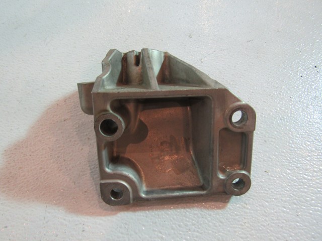 03 04 05 06 Nissan 350z LH Driver Engine Mount Engine Bracket R13959