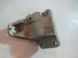 03 04 05 06 Nissan 350z LH Driver Engine Mount Engine Bracket R13959