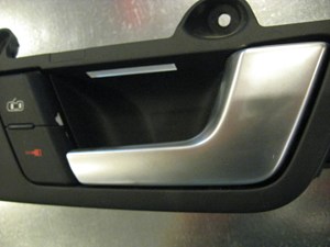 06 Audi S4 AUDI RH Passenger Interior Door Handle  R14046