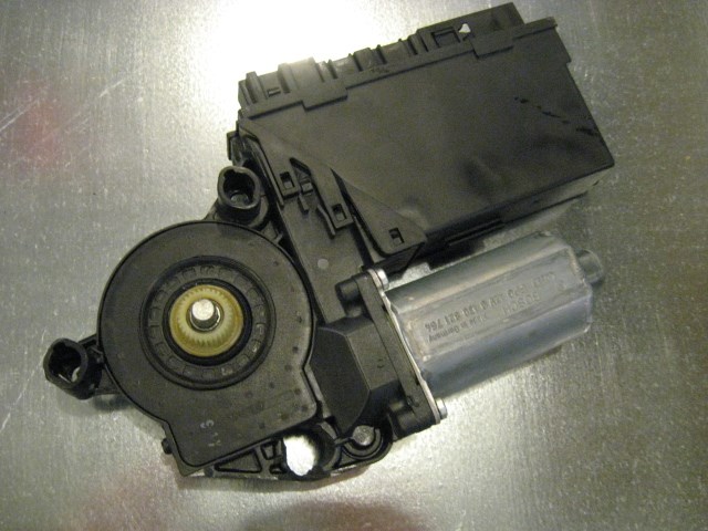 06 Audi S4 AUDI Front RH Power Window Motor 8E1 959 802 E R14056