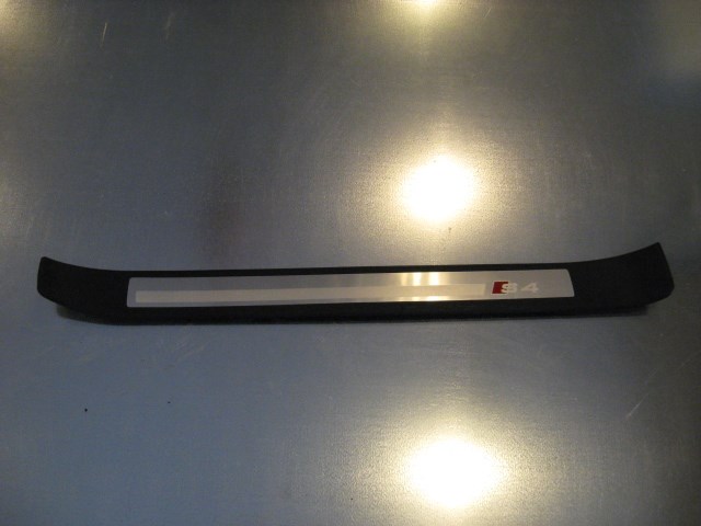 06 Audi S4 AUDI LH Driver Door Sill Plate 8E0 853 373 R14062