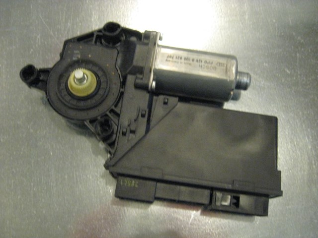 06 Audi S4 AUDI Rear LH Power Window Motor 8E0 959 801 E R14086