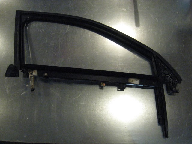 06 Audi S4 AUDI Front RH Window Rail Frame  R14133
