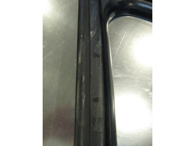 06 Audi S4 AUDI Front RH Window Rail Frame  R14133