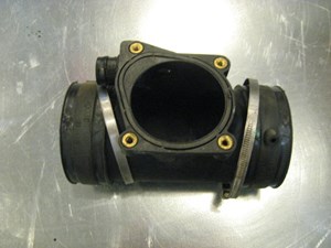 1999 Porsche BOXSTER Throttle Body Intake Tube Housing OEM 99611011553  R14145