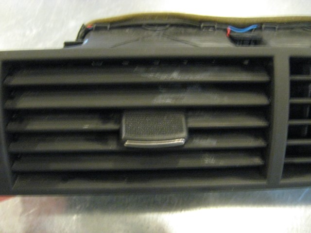 06 Audi S4 AUDI Center Dash Vents 8E0 820 951 R14228