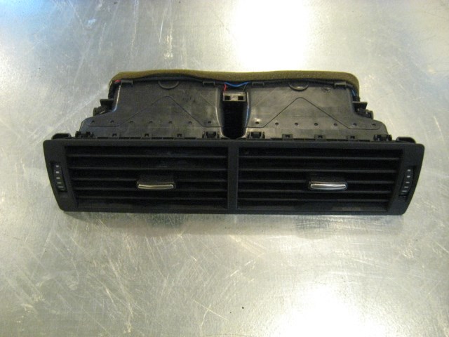 06 Audi S4 AUDI Center Dash Vents 8E0 820 951 R14228