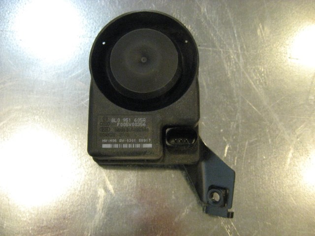 06 Audi S4 AUDI Alarm Horn 8L0 951 605 R14257