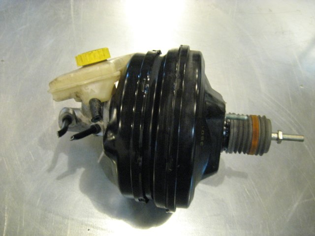 06 Audi S4 AUDI Power Brake Booster / Master Cyl 8E0 612 105 R14270
