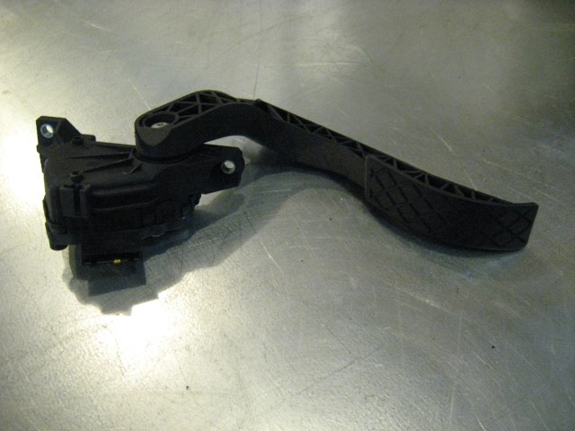 06 Audi S4 AUDI Gas Pedal 8E1 721 523 R14280
