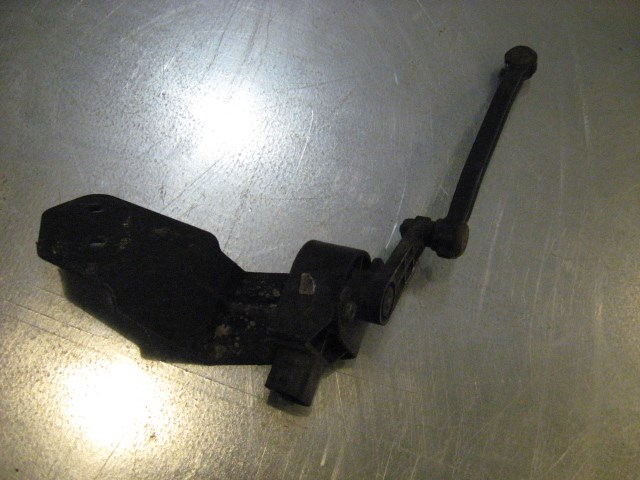 06 Audi S4 AUDI LH Self Leveling Sensor 8E0907503 R14291
